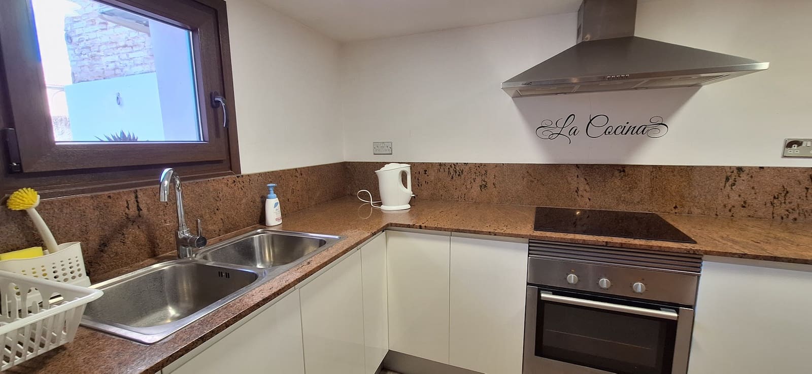 5 slaapkamer Huis te koop in Ginestar met garage - € 215.000 (Ref: 9776858)