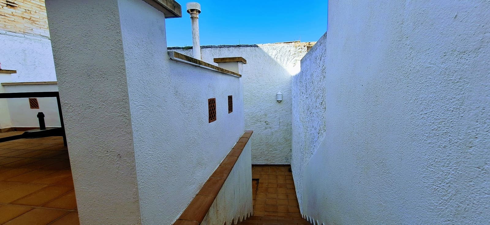 5 slaapkamer Huis te koop in Ginestar met garage - € 215.000 (Ref: 9776858)