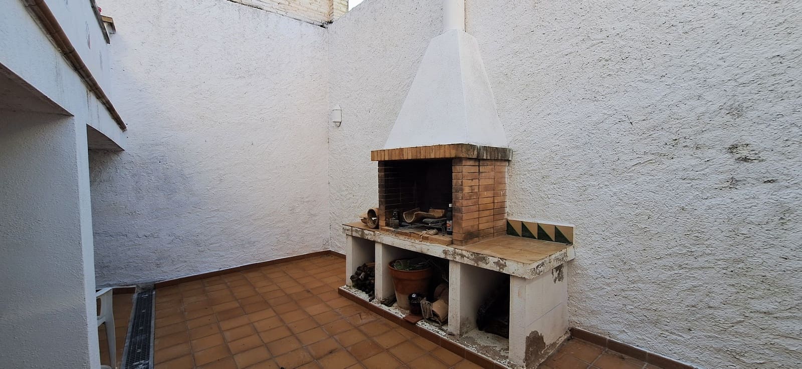 5 slaapkamer Huis te koop in Ginestar met garage - € 215.000 (Ref: 9776858)