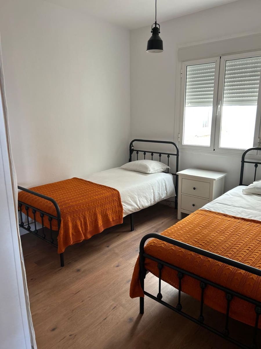 3 soveværelse Lejlighed til leje i Malaga by - € 1.600 (Ref: 9552454)