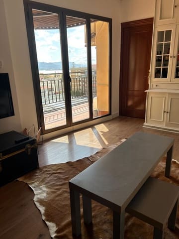 3 soveværelse Lejlighed til leje i El Palo, Málaga by - € 1.600 (Ref: 9552454)