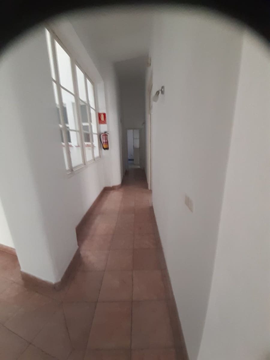 4 bedroom Office for rent in Malaga city - € 1,800 (Ref: 9552457)