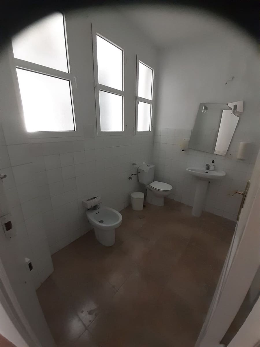 4 bedroom Office for rent in Malaga city - € 1,800 (Ref: 9552457)