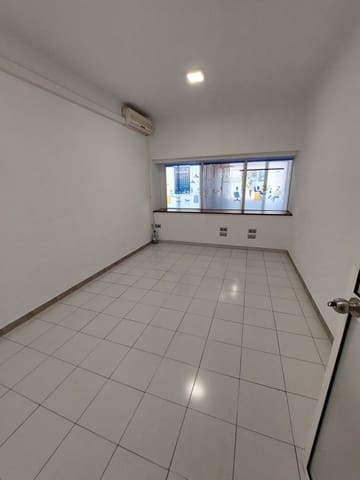 10 soveværelse Kontor til leje i Málaga by - € 3.700 (Ref: 9552459)