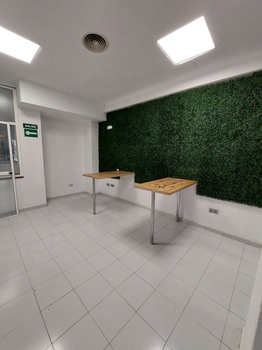 10 soveværelse Kontor til leje i Malaga by - € 3.700 (Ref: 9552459)