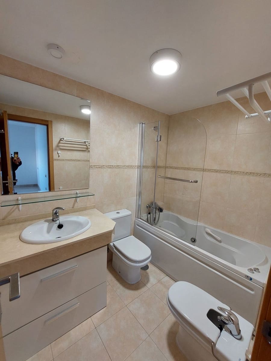 Piso de 3 habitaciones en Málaga ciudad en alquiler con garaje - 2.500 € (Ref: 9552460)