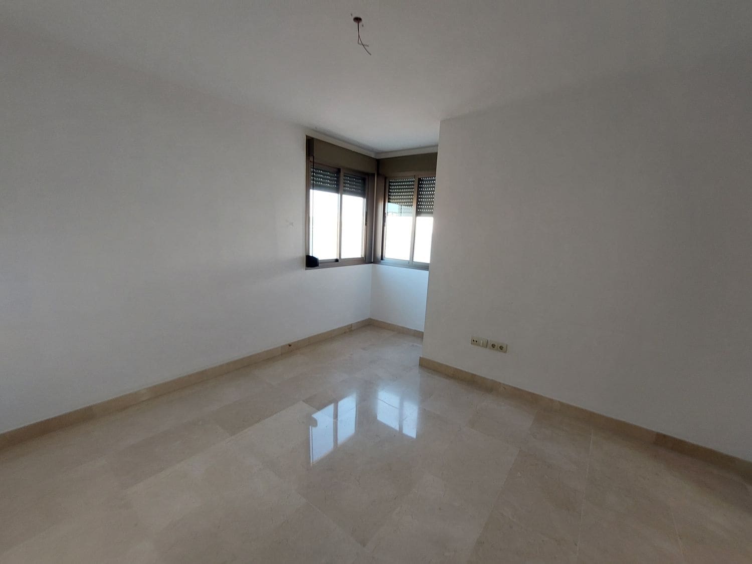 Piso de 3 habitaciones en Málaga ciudad en alquiler con garaje - 2.500 € (Ref: 9552460)
