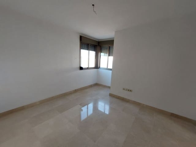 Piso de 3 habitaciones en Málaga ciudad en alquiler con garaje - 2.500 € (Ref: 9552460)