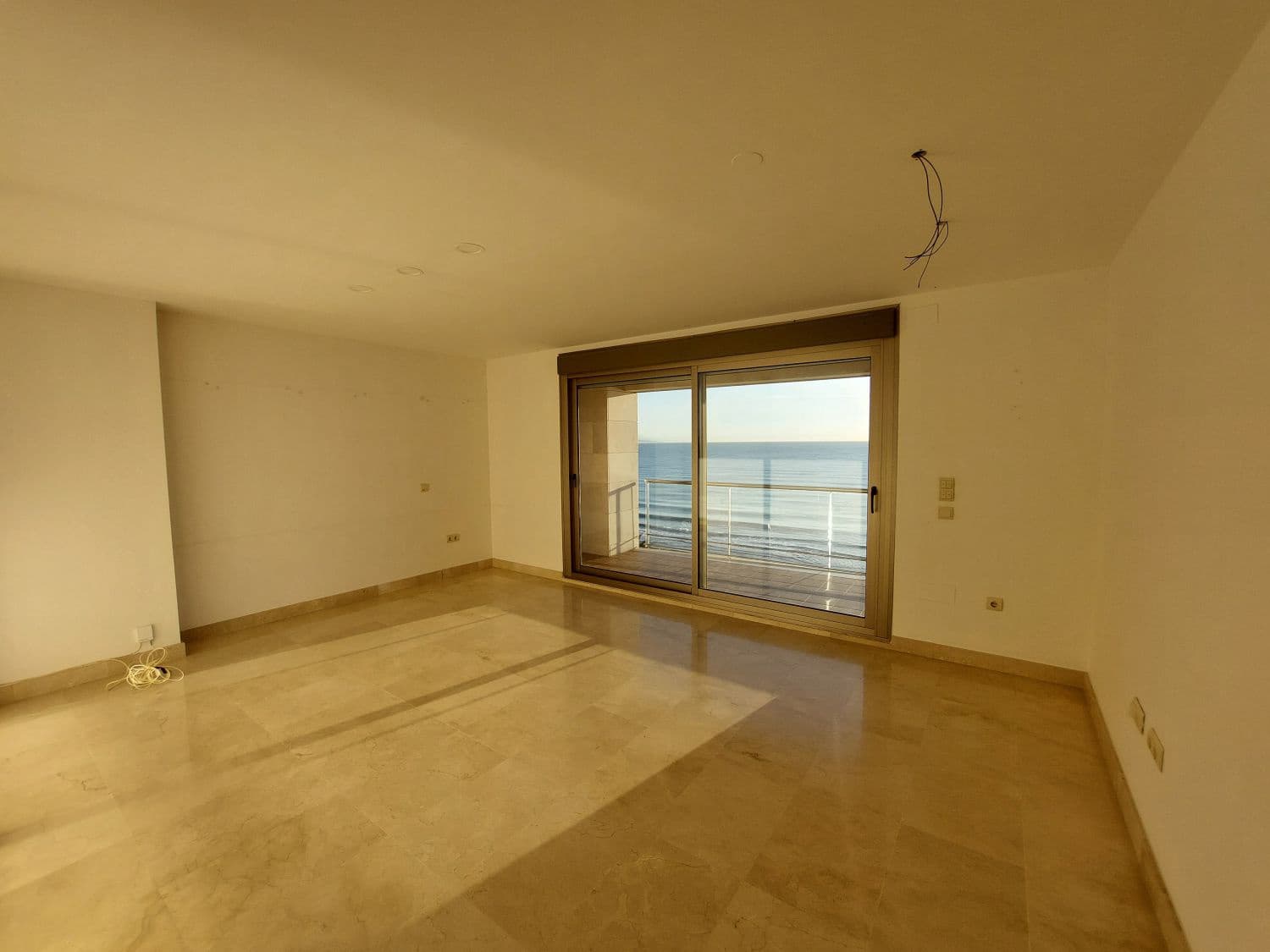 Piso de 3 habitaciones en Málaga ciudad en alquiler con garaje - 2.500 € (Ref: 9552460)