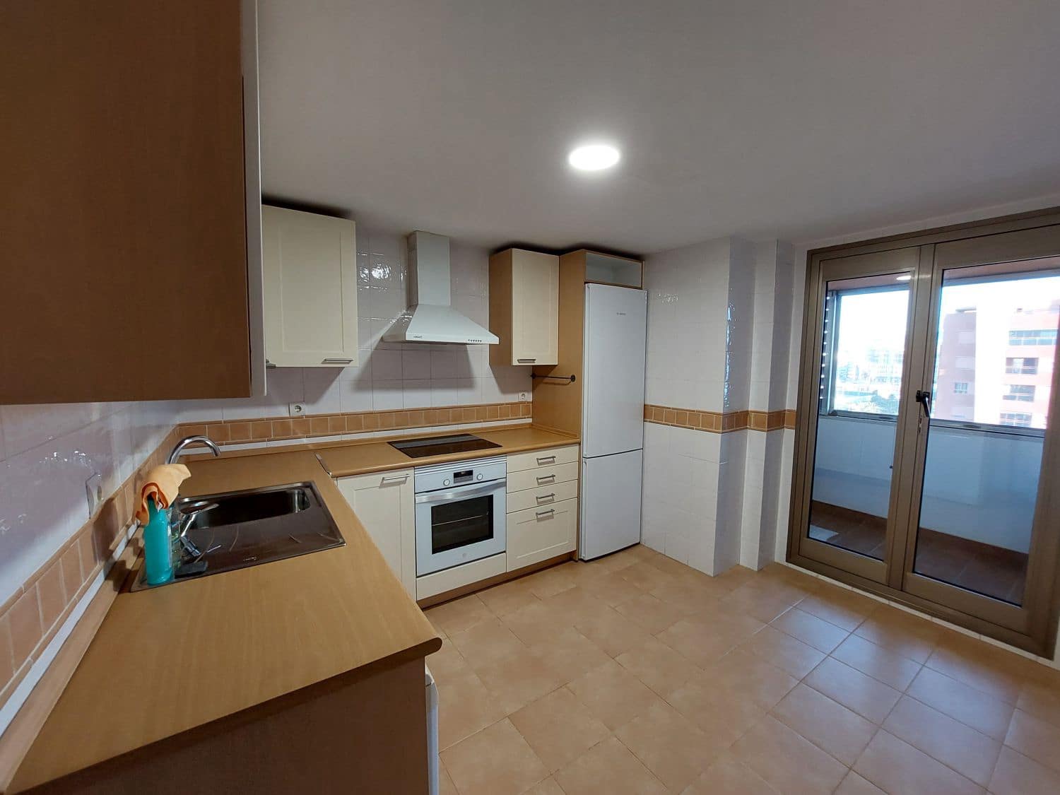 Piso de 3 habitaciones en Málaga ciudad en alquiler con garaje - 2.500 € (Ref: 9552460)