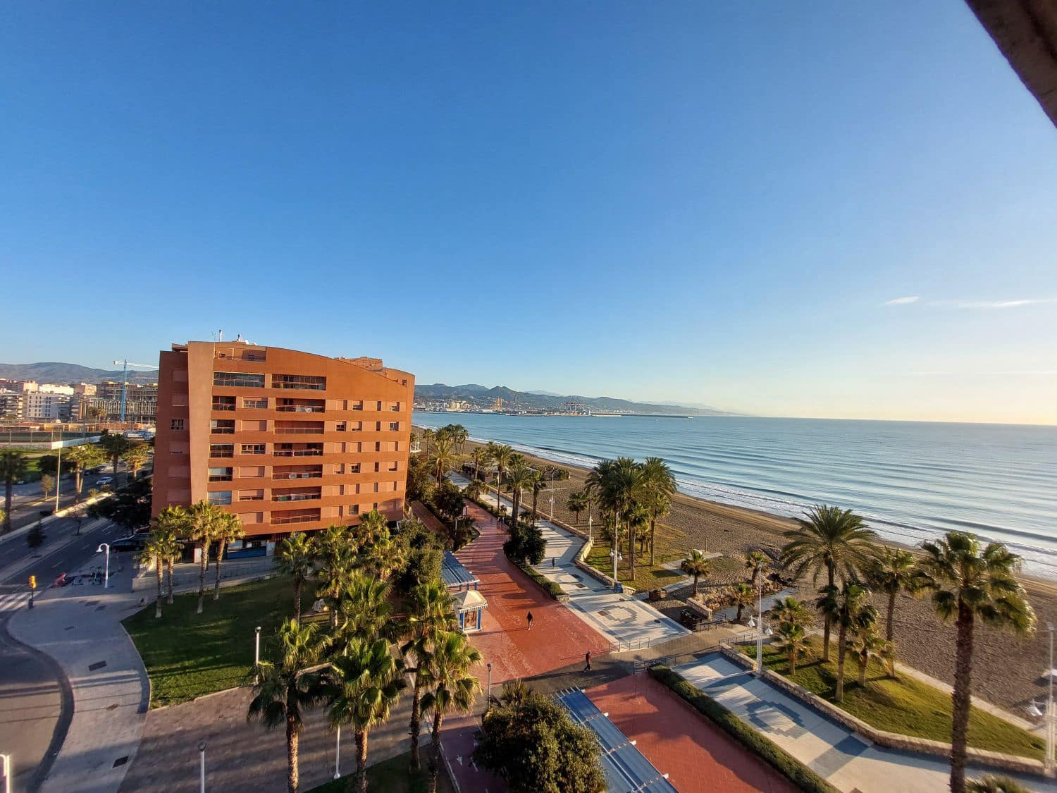 Piso de 3 habitaciones en Málaga ciudad en alquiler con garaje - 2.500 € (Ref: 9552460)