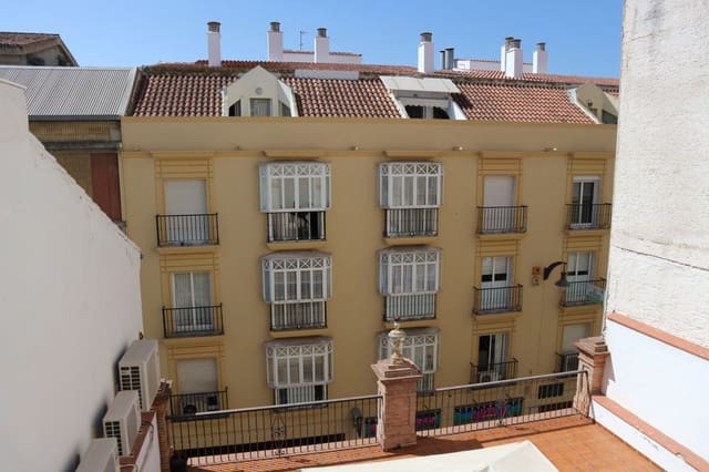 2 sovrum Lägenhet att hyra i Centro Historico, Málaga stad - 1 600 € (Ref: 9552461)