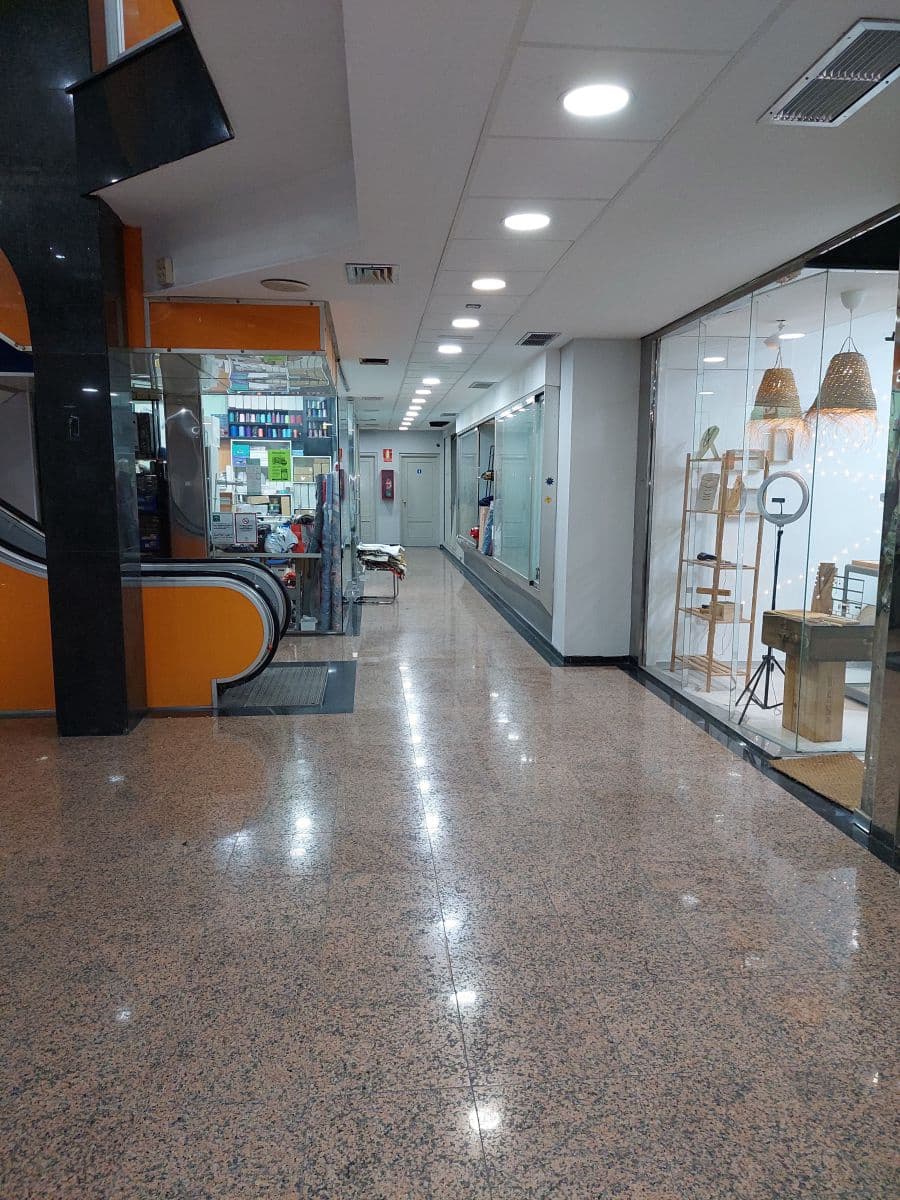 Commerciale da affittare in Malaga citta - 450 € (Rif: 9552467)