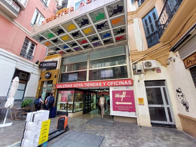 Kaupallinen vuokrattavana paikassa Málaga kaupunki - 450 € (Ref: 9552467)