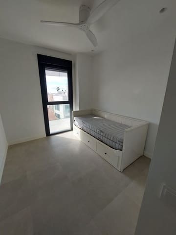 2 soveværelse Lejlighed til leje i Pedregalejo, Málaga by - € 2.200 (Ref: 9560897)