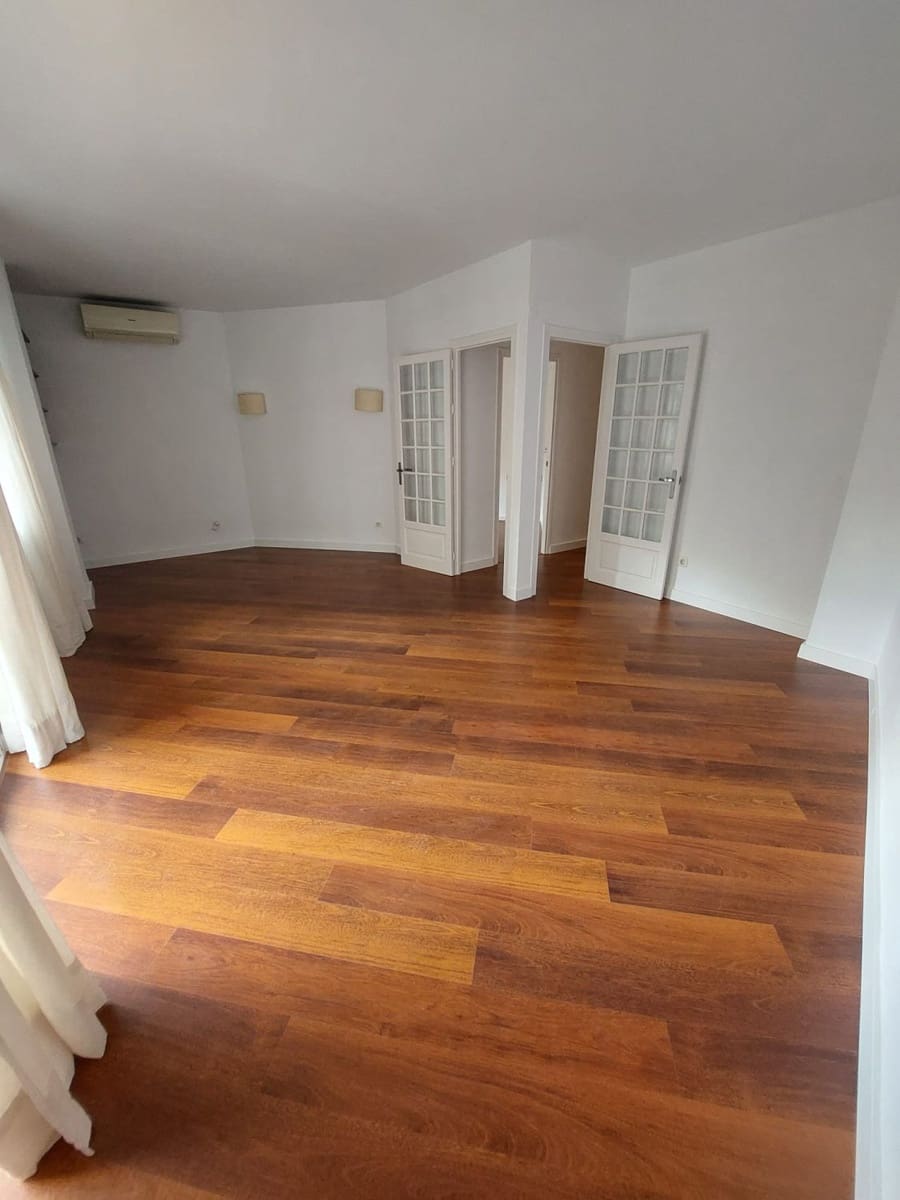 2 soveværelse Lejlighed til leje i Malaga by med garage - € 1.650 (Ref: 9570818)