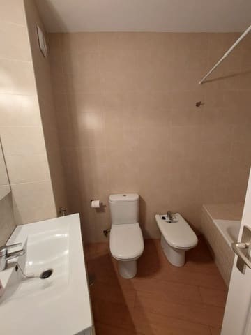 2 soveværelse Lejlighed til leje i La Malagueta, Málaga by med garage - € 1.650 (Ref: 9570818)