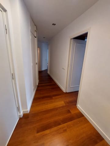 2 soveværelse Lejlighed til leje i La Malagueta, Málaga by med garage - € 1.650 (Ref: 9570818)