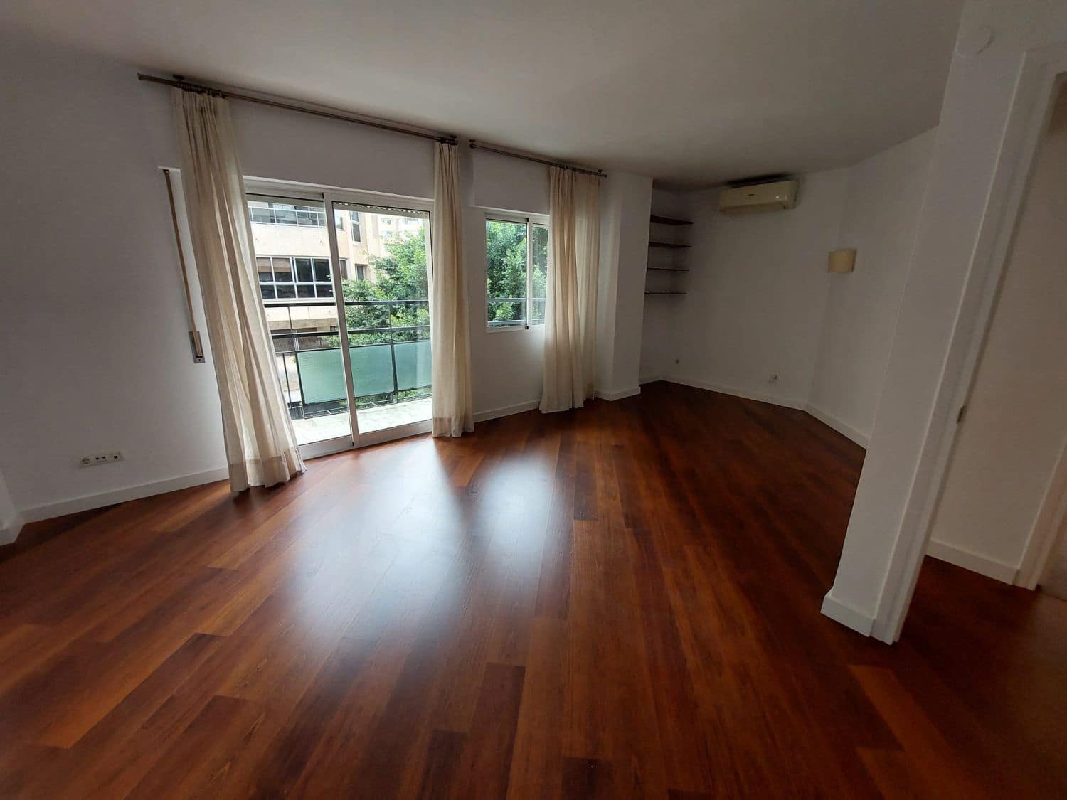 2 soveværelse Lejlighed til leje i Malaga by med garage - € 1.650 (Ref: 9570818)