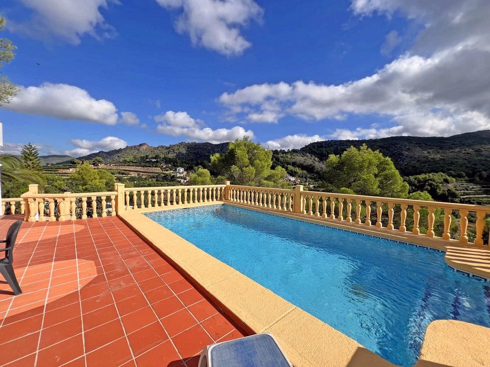 2 soveværelse Villa til salg i L'Atzuvia med swimmingpool - € 275.000 (Ref: 9254650)