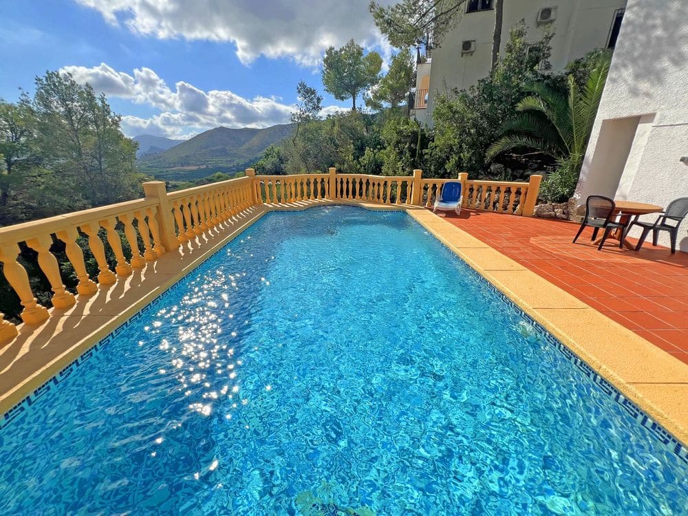 2 soveværelse Villa til salg i L'Atzuvia med swimmingpool - € 275.000 (Ref: 9254650)