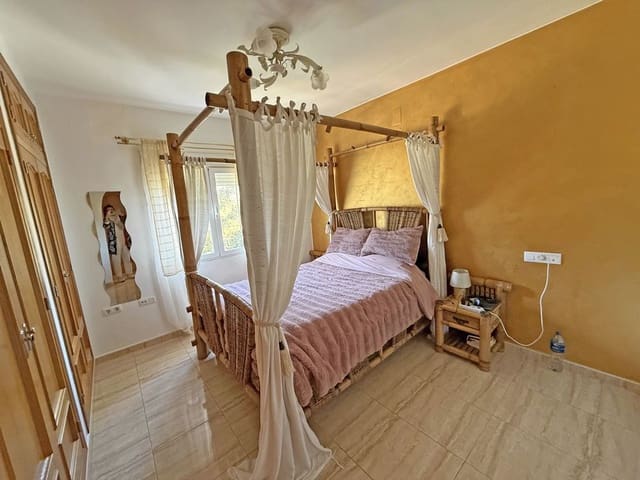 4 Zimmer Villa zu verkaufen in Pedreguer - 599.000 € (Ref: 9780815)