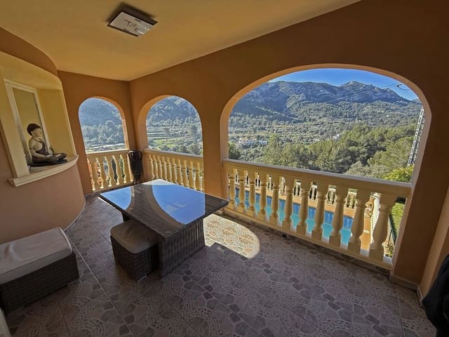 4 Zimmer Villa zu verkaufen in Pedreguer - 599.000 € (Ref: 9780815)