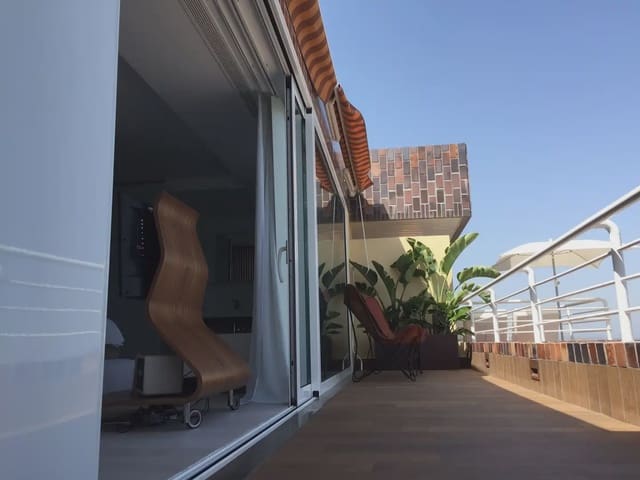 Ático de 2 habitaciones en La Manga del Mar Menor en venta con piscina garaje - 320.000 € (Ref: 10021504)