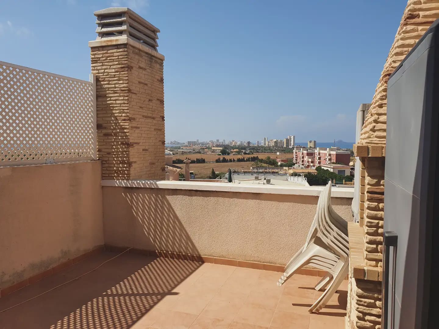 Villa/Maison Mitoyenne de 3 chambres à louer à Cala Flores avec piscine garage - 1 500 € (Ref: 10021505)