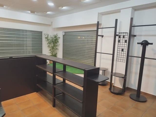 Erhverv til salg i La Manga del Mar Menor - € 115.000 (Ref: 9980578)