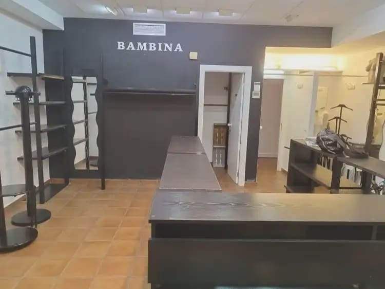 Commercial for sale in La Manga del Mar Menor - € 115,000 (Ref: 9980579)
