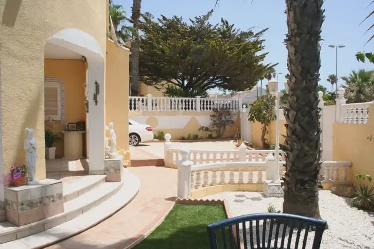 5 soverom Villa til salgs i La Manga del Mar Menor med garasje - € 1 150 000 (Ref: 9980587)