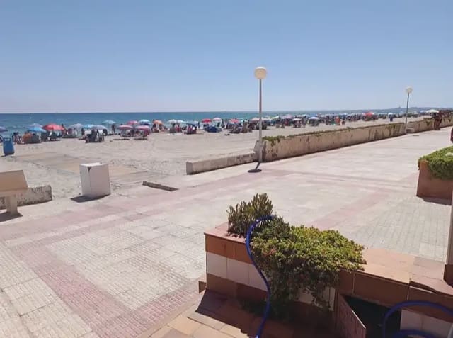 4 soverom Strandleiligheter til salgs i La Manga del Mar Menor med svømmebasseng garasje - € 328 000 (Ref: 9980588)