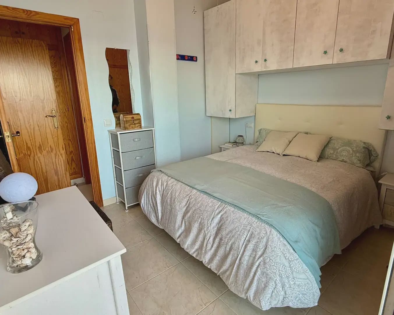 1 soverom Strandleiligheter til salgs i La Manga del Mar Menor med svømmebasseng garasje - € 192 000 (Ref: 9980590)