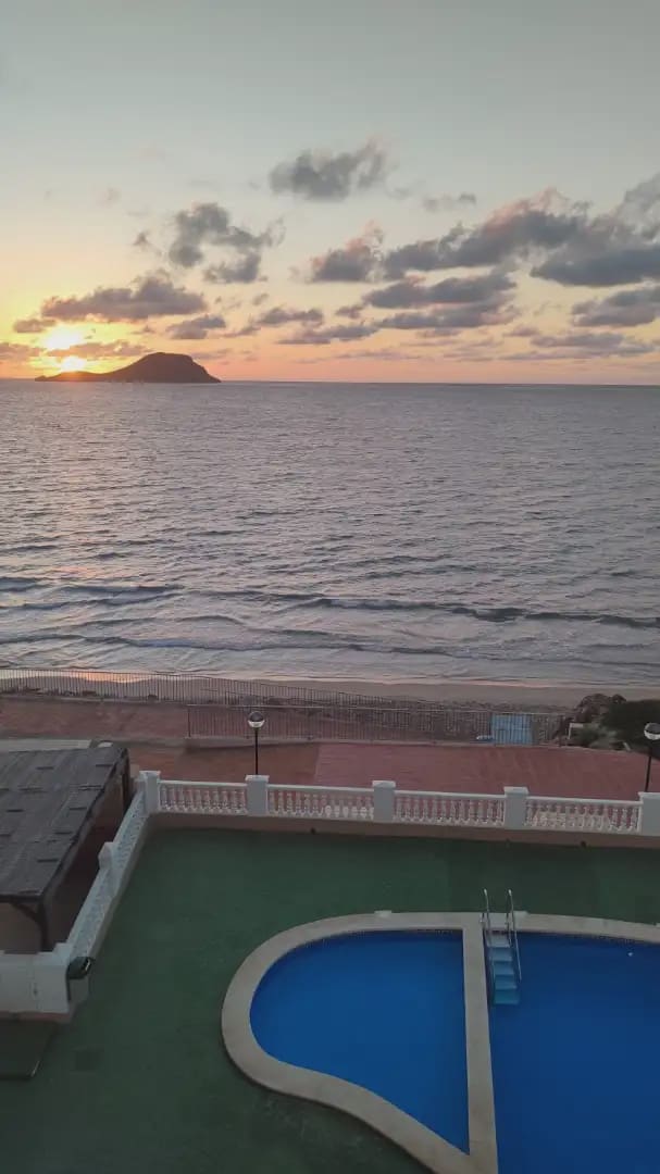 1 soverom Strandleiligheter til salgs i La Manga del Mar Menor med svømmebasseng garasje - € 192 000 (Ref: 9980590)