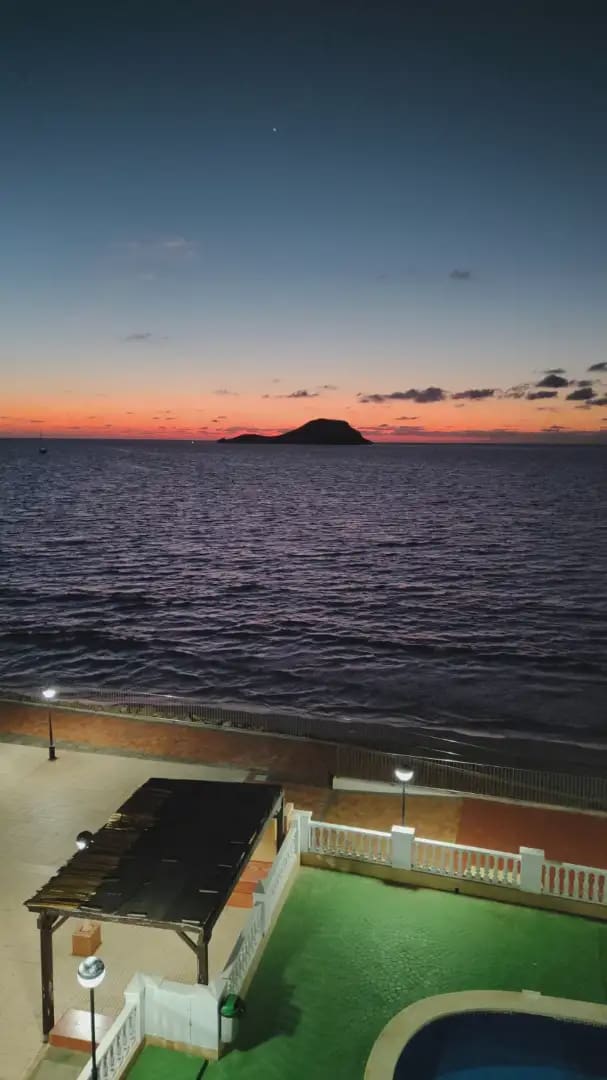 1 soverom Strandleiligheter til salgs i La Manga del Mar Menor med svømmebasseng garasje - € 192 000 (Ref: 9980590)