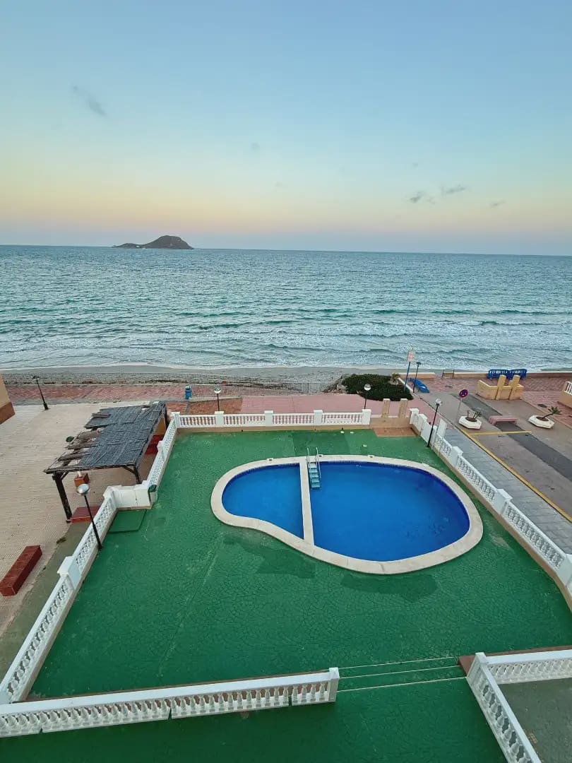 1 soverom Strandleiligheter til salgs i La Manga del Mar Menor med svømmebasseng garasje - € 192 000 (Ref: 9980590)
