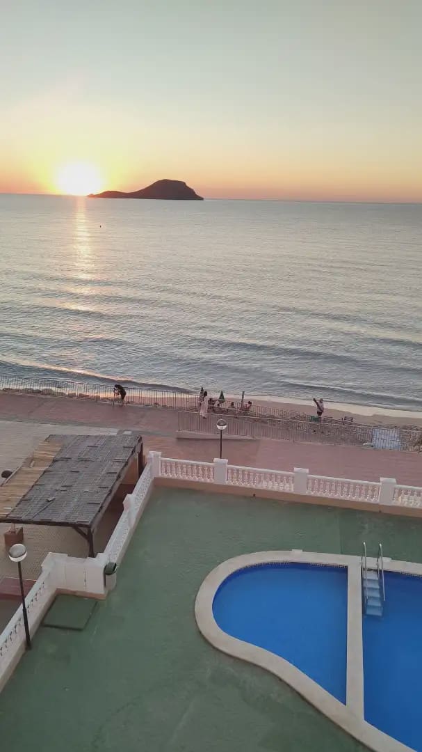 1 soverom Strandleiligheter til salgs i La Manga del Mar Menor med svømmebasseng garasje - € 192 000 (Ref: 9980590)