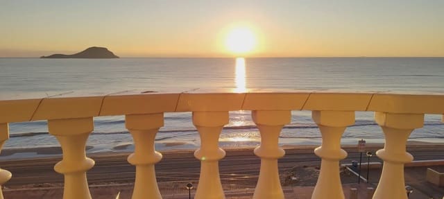 1 soverom Strandleiligheter til salgs i La Manga del Mar Menor med svømmebasseng garasje - € 192 000 (Ref: 9980590)