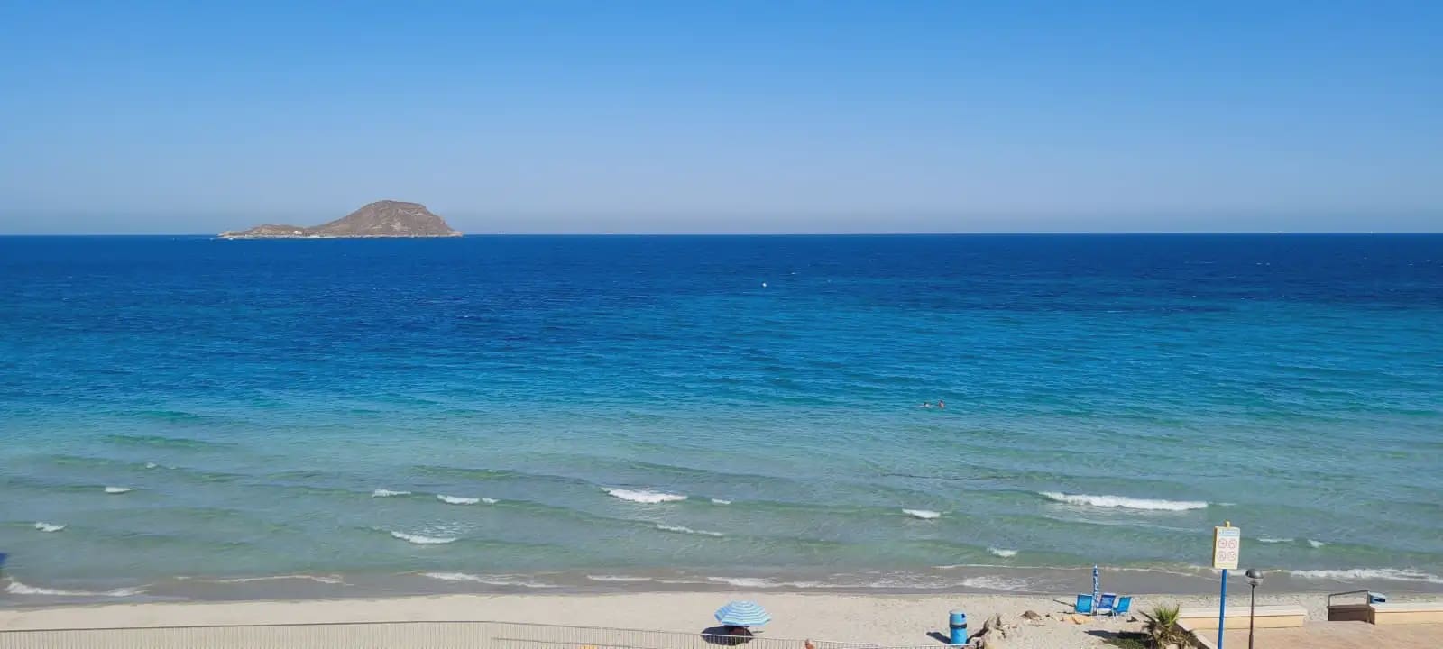 1 soverom Strandleiligheter til salgs i La Manga del Mar Menor med svømmebasseng garasje - € 192 000 (Ref: 9980590)