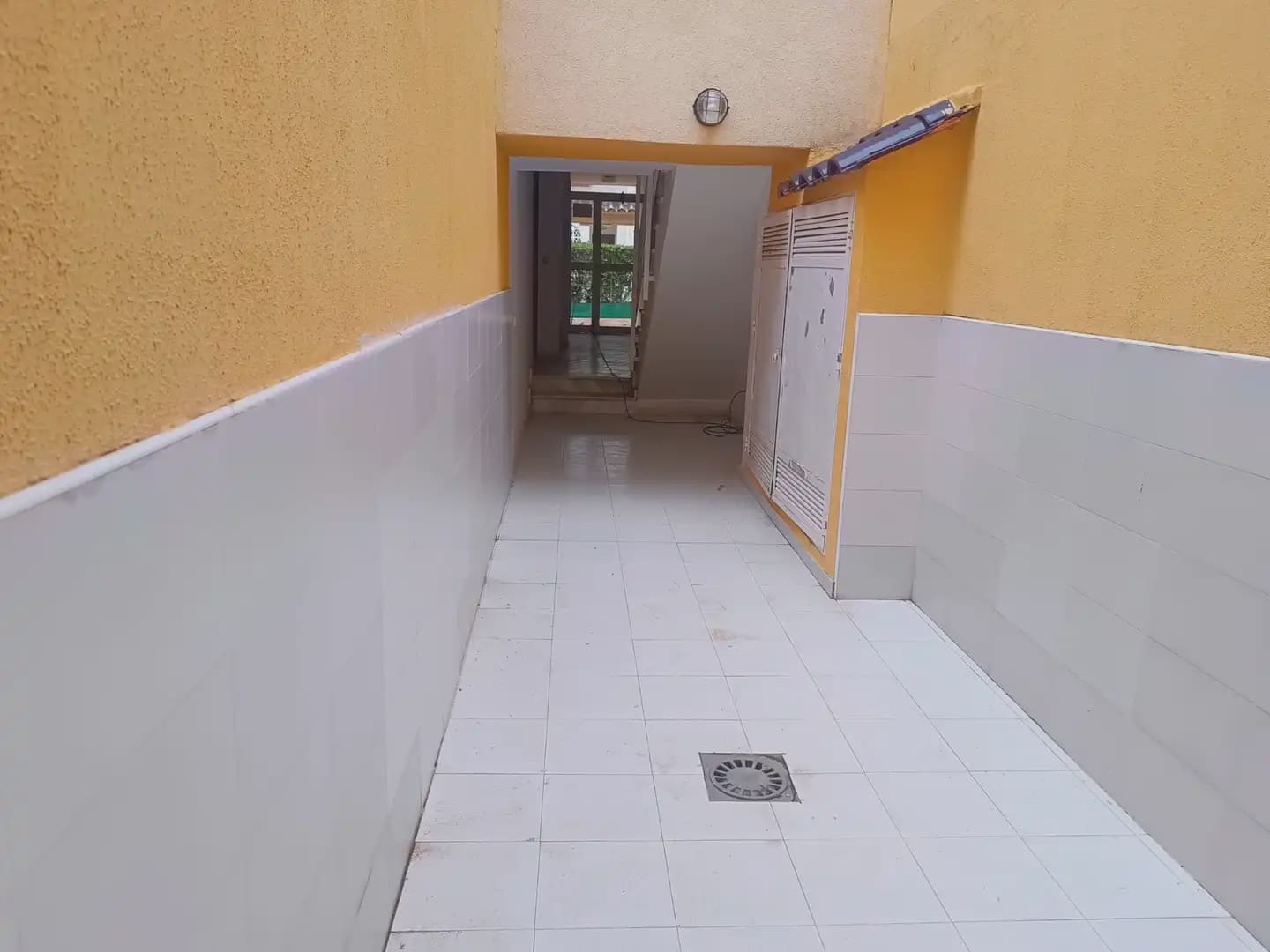 2 soverom Strandleiligheter til salgs i La Manga del Mar Menor med svømmebasseng garasje - € 185 000 (Ref: 9980591)