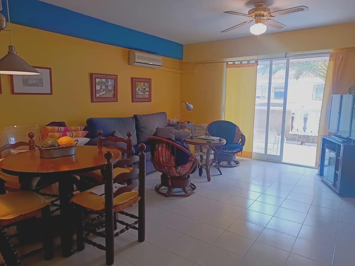 2 soverom Strandleiligheter til salgs i La Manga del Mar Menor med svømmebasseng garasje - € 185 000 (Ref: 9980591)