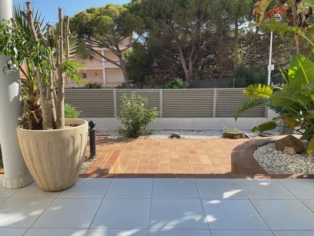 6 soverom Villa til salgs i La Manga del Mar Menor med svømmebasseng garasje - € 625 000 (Ref: 9980592)