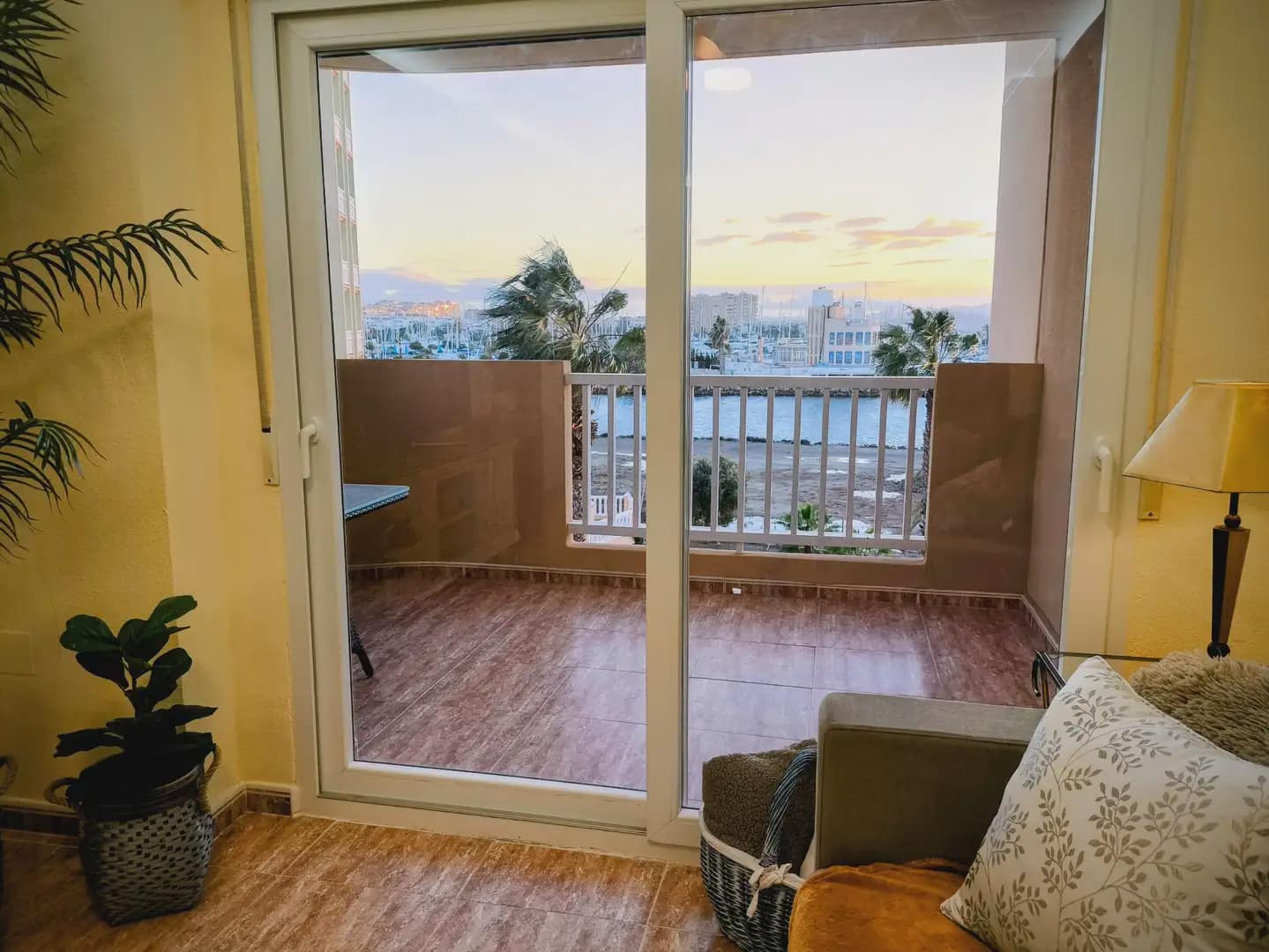 2 soveværelse Lejlighed til salg i La Manga del Mar Menor med swimmingpool - € 198.000 (Ref: 9980606)