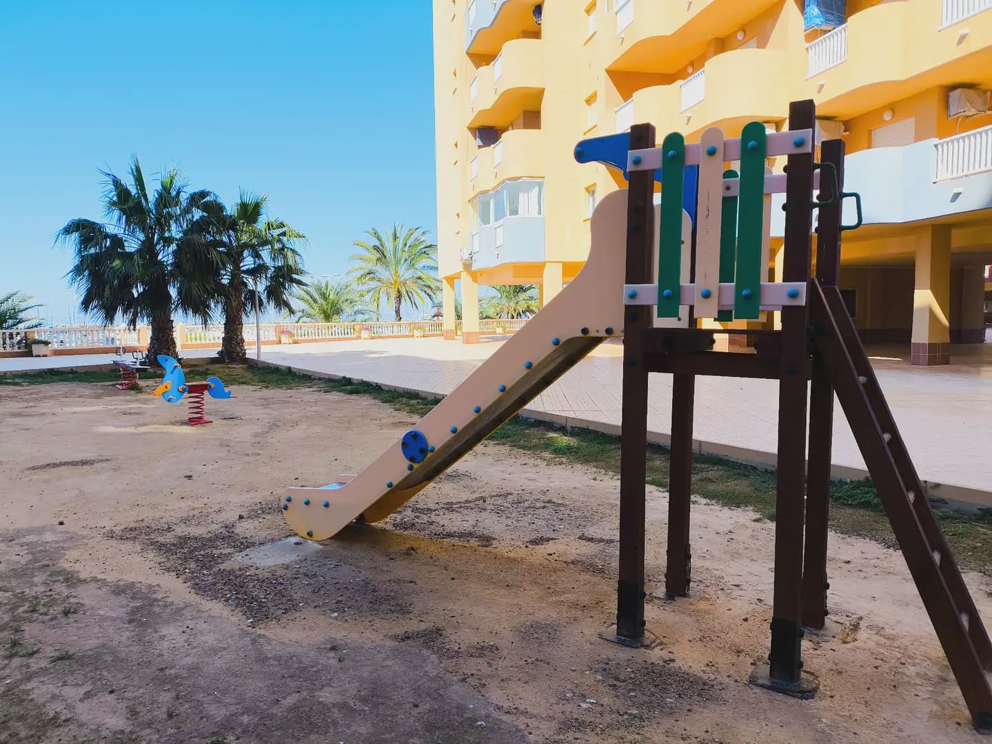 2 soveværelse Lejlighed til salg i La Manga del Mar Menor med swimmingpool - € 198.000 (Ref: 9980606)