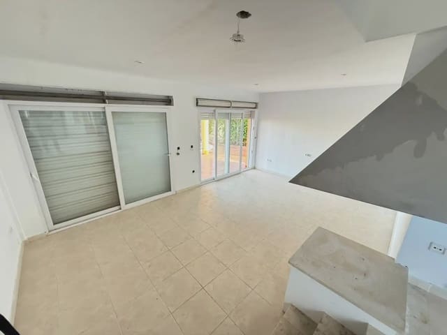 3 soverom Villa til salgs i La Manga del Mar Menor med svømmebasseng garasje - € 490 000 (Ref: 9980608)