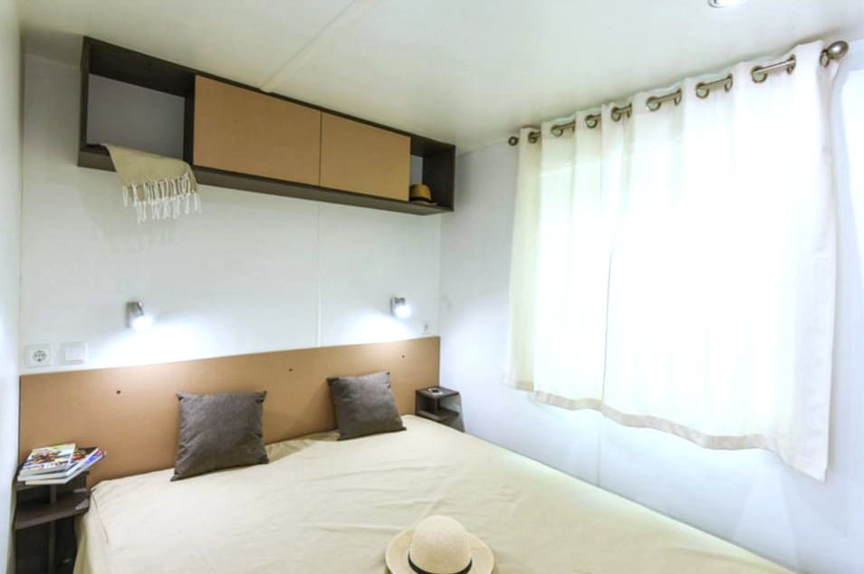 3 bedroom Mobile Home for sale in El Rocío, Seville city with pool €