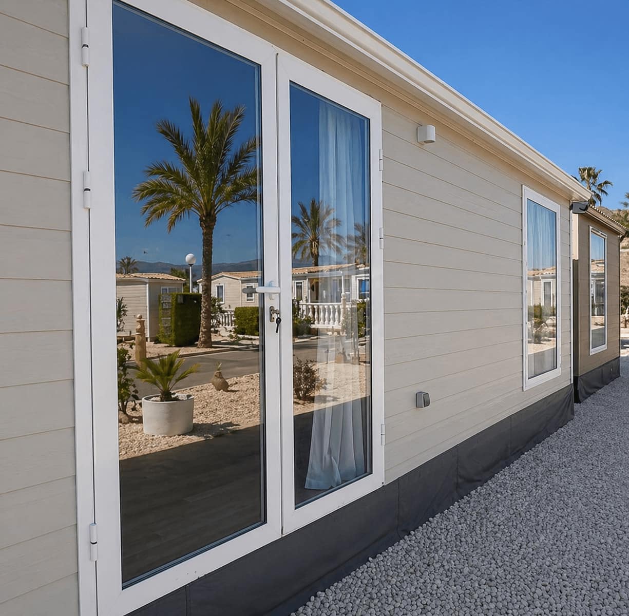 Casa Móvil de 2 habitaciones en Benidorm en venta con piscina - 98.366 € (Ref: 9816477)