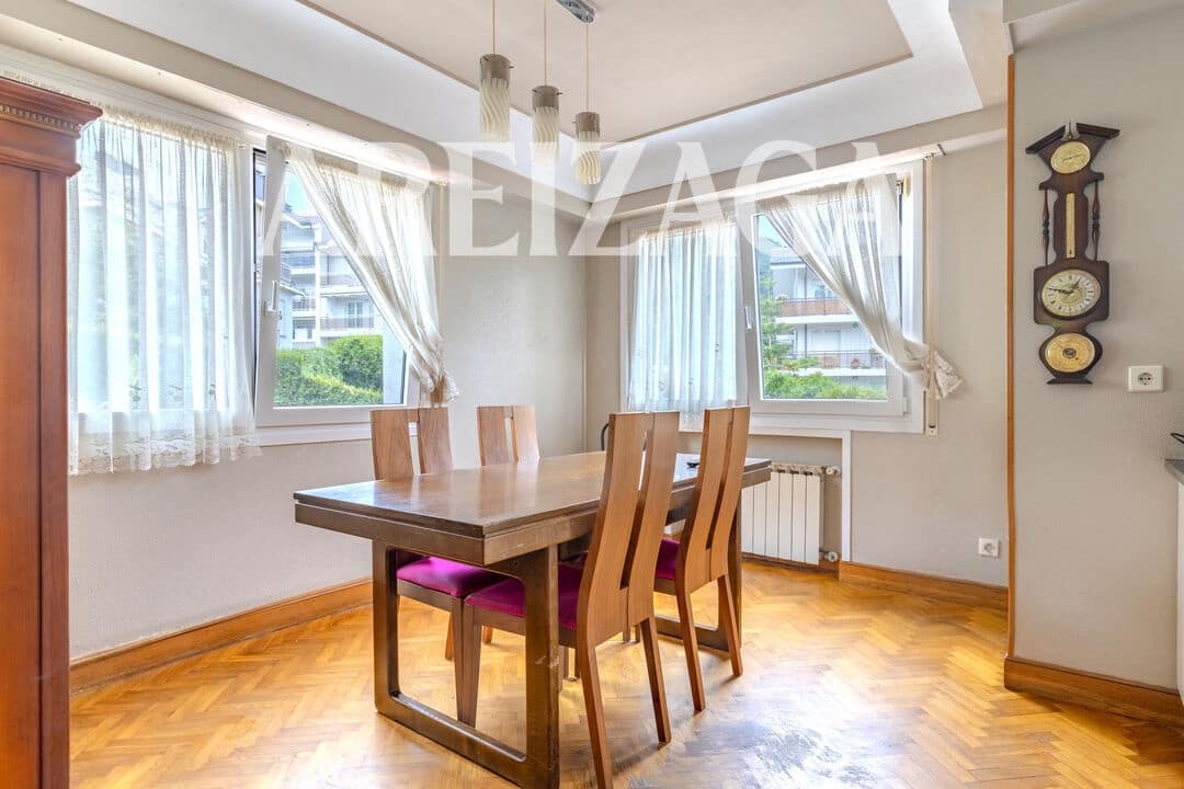 4 bedroom Townhouse for sale in Donostia-San Sebastian with pool - € 1,540,000 (Ref: 10008020)