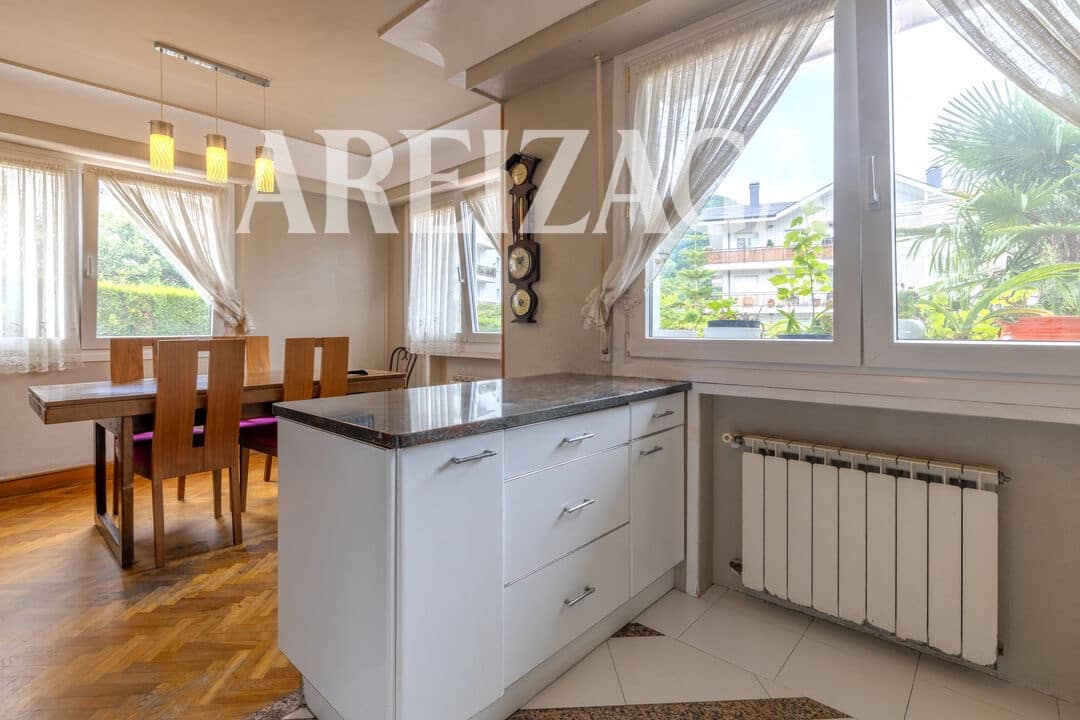 4 bedroom Townhouse for sale in Donostia-San Sebastian with pool - € 1,540,000 (Ref: 10008020)